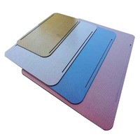 Feuille de fibre de carbone rouge 3K préimprégnée, feuille de fibre de carbone colorée pour garnitures intérieures automobiles et équipements sportifs de luxe