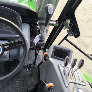 Tracteur agricole à quatre roues motrices Tavol 130HP 140HP 150HP avec <span class=keywords><strong>moteur</strong></span> Yto, pompe, boîte <span class=keywords><strong>de</strong></span> vitesses et <span class=keywords><strong>moteur</strong></span> diesel - Product Image 6