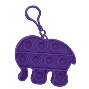 Pendentif éléphant éducatif porte-clés en silicone pour enfants Push Pop Squeeze Fidget Toy Set - Product Image 3