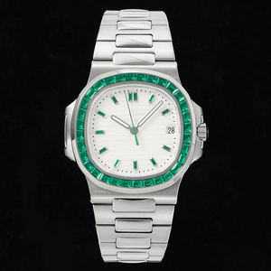 Reloj Octagonal Deportivo y Elegante de Primera Calidad con Gema Verde, Caja de Acero 316L y Esfera con Relieve Ondulado para Ocasiones Casuales y de Negocios - Product Image 1