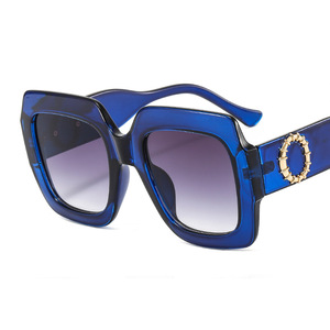 Occhiali da Sole <span class=keywords><strong>Vintage</strong></span> Oversize Quadrati con Gradiente Verde per Donne, Nuova Moda di Marca con Montatura in Lega e Aste Circolari, Protezione UV400 - Product Image 5