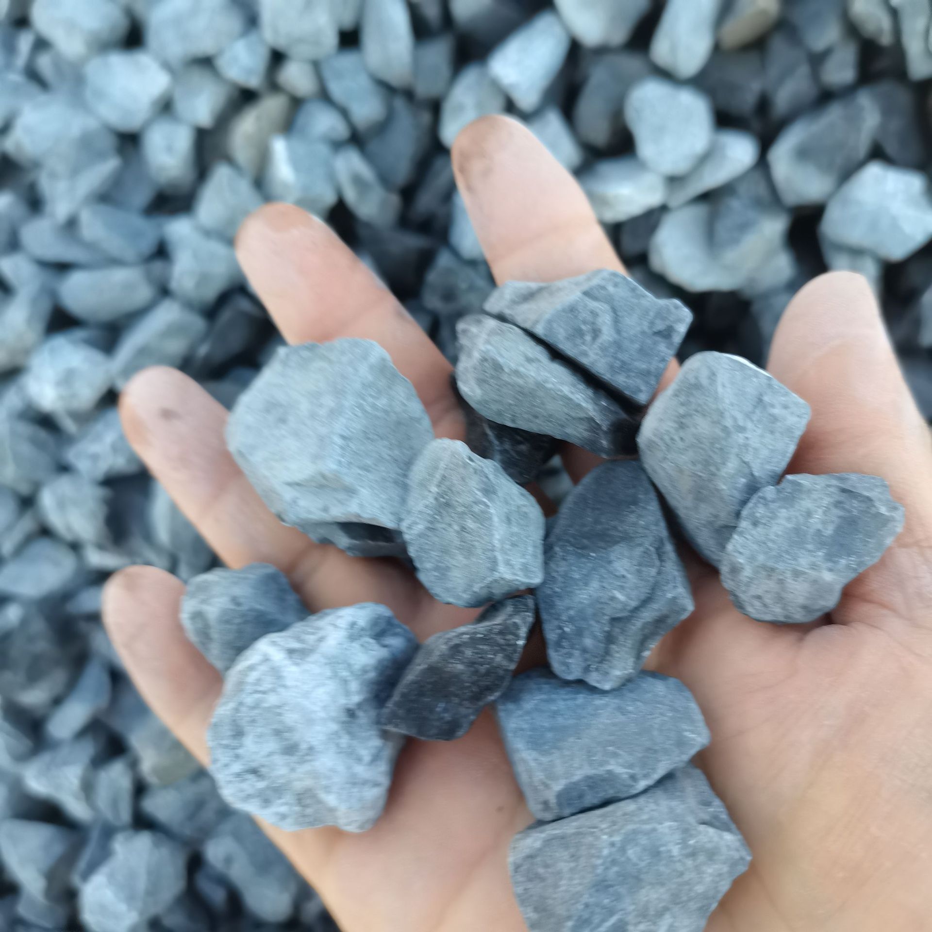 Black gravel regular style-0.4-0.6cm