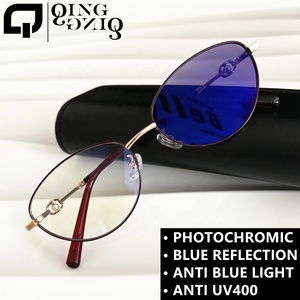 Petites lunettes photochromiques de luxe pour femmes, effet œil de chat, anti-reflet, bloquant la lumière bleue, monture en métal perlé. - Product Image 2