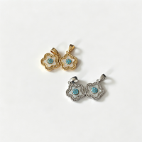 Pendentifs en laiton en forme de fleur, breloques plaquées or/rhodium avec strass turquoise pour bracelet DIY, accessoires de bijoux élégants pour le quotidien