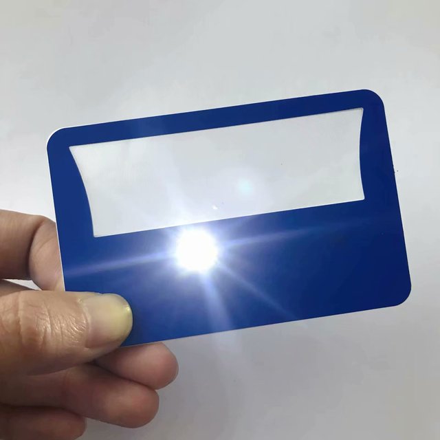 2025 New Led Flashlight Kit Magnifier with Light Led Credit Card Size Magnifier for Customized