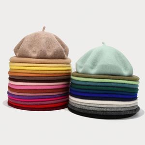 Boina de Lana para Mujer, Color Sólido, Estilo Francés, con Logotipo Personalizado y Patrón Bordado - Product Image 1