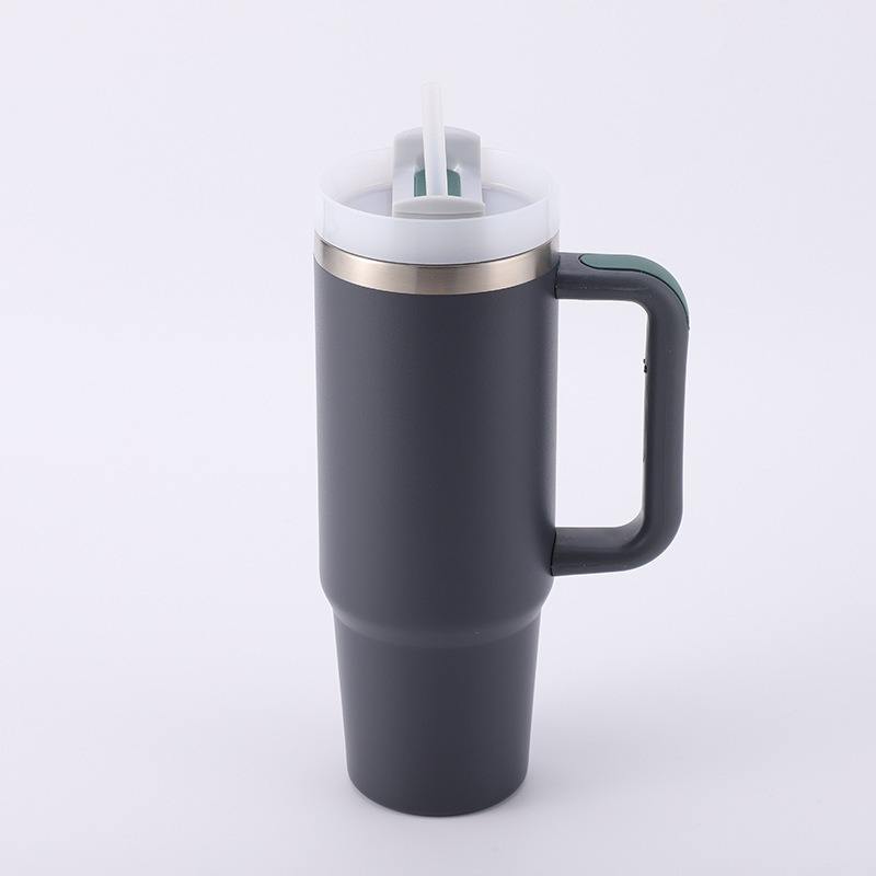 สีเทาเข้ม