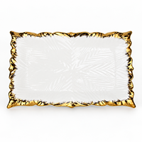 Assiette rectangulaire en céramique blanche en gros avec bord doré pour mariage, hôtel, restaurant