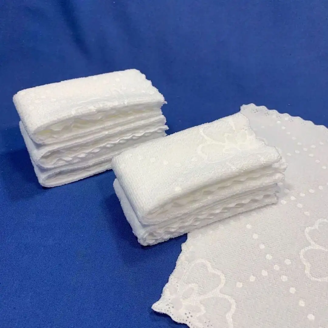 منشفة صغيرة من الألياف الدقيقة سريعة الجفاف بيضاء بنقش أرخص قابلة للطي من أجل ماكينة صناعة المناديل المبللة والمصنع