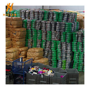 <span class=keywords><strong>Jeans</strong></span> taille haute vintage pour femmes et vestes vieillies Vêtements en denim d'occasion en ballots - Product Image 1