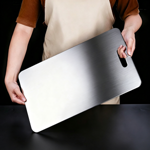 Juego de Tablas de Cortar Cuadradas de Acero Inoxidable HORECA, 3 Tamaños, con Orificio para Colgar, Resistentes, Aptas para Lavavajillas, Ligeras, para Cortar Alimentos - Product Image 3