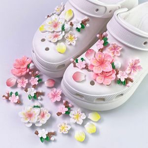 Breloques de chaussures en plastique colorées en forme de fleurs, marguerites et tournesols, décorations DIY pour sabots Crocs, accessoires Kawaii, vente en gros - Product Image 1
