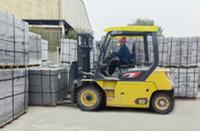 Chariot élévateur électrique de 4,5 tonnes XVB45-Q1-H3 avec batterie au lithium, chariot contrepoids robuste pour la manutention industrielle