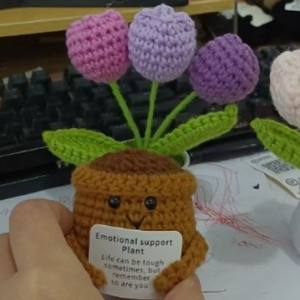 Ramo <span class=keywords><strong>de</strong></span> Tulipanes <span class=keywords><strong>de</strong></span> Crochet, Maceta <span class=keywords><strong>de</strong></span> Flores Tejida, Planta en Maceta <span class=keywords><strong>de</strong></span> Flores <span class=keywords><strong>de</strong></span> Punto, Decoración Floral Artificial, Tulipán en Maceta Tejido a Mano, Venta al por Mayor - Product Image 4