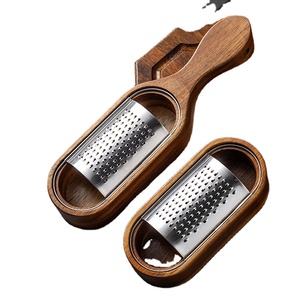 Rallador de Queso de Acero Inoxidable con Mango de Madera de Acacia y Caja de Almacenamiento, Rebanador y Triturador de Verduras y Limón para Cocina - Product Image 2