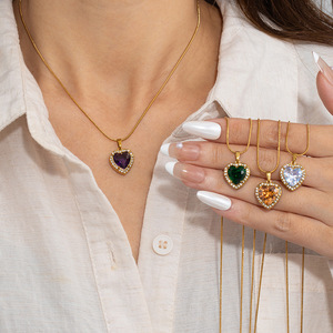 Collar de Acero Inoxidable para Mujer, Modelo 2026, con Colgante en Forma de Corazón, Oro 18K - Product Image 2