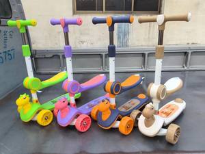 Trottinette pliable à trois roues pour enfants de 3 à 6 ans, avec capteur intelligent, éclairage, batterie, pour enfants, glisse facilement, garçons et filles - Product Image 6