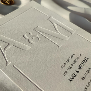 Invito Matrimoniale Minimalista con Iniziali in Rilievo, 'Save the Date', su Carta di Cotone Bianca o Avorio 250-600gsm, Inviti Eleganti - Product Image 3