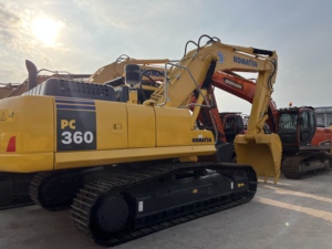 Se Vende Excavadora Minera Komatsu PC360 Usada, Gran Fuerza de Excavación, Orugas Resistentes al Desgaste y Duraderas Ampliamente utilizado en la extracción de piedra. - Product Image 1