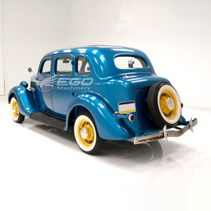 Voiture électrique vintage bleue tendance, style rétro classique, carrosserie fermée, véhicule d'exposition personnalisé pour spectacles théâtraux - Product Image 1