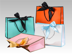Venta Directa de Fábrica, Bolsa de Papel Kraft Reciclable de Buena Calidad con Asa, Impresión UV, Estilo Clásico, para Uso Alimentario, Ropa, Zapatos y Calcetines - Product Image 1