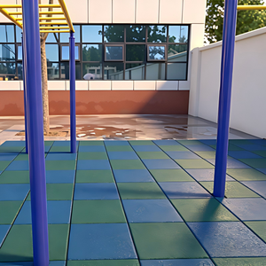 Dalles de sol de sécurité pour aire de jeux en granulés EPDM sans odeur, adaptées aux enfants, pour l'aménagement de terrains de jeux extérieurs - Product Image 1