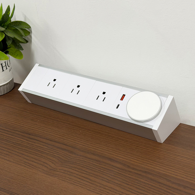Multi-functional 4 AC Outlets Dual USB A+C US 35W PD Fast Charging Station US Plug Standard Desktop Clamp Socket Power Strip
