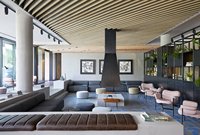 Panel de techo WPC de alta calidad al por mayor de 50x90mm, techo falso de madera, diseño moderno, decoración de interiores, China