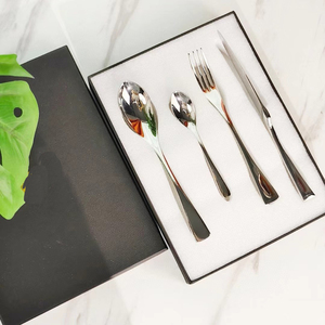 Juego de Cubiertos de Acero Inoxidable USU304, Cuchillo, Tenedor y Cuchara de Estilo Occidental, Juego de Regalo de 4 Piezas de Alta Gama - Product Image 5