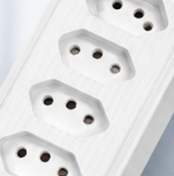 Stopkontak Ekstensi 5 Soket Brasil yang Tahan Lama dengan 4 Port USB dan 2 Port Tipe-C, Arus Terukur 10A untuk Manajemen Daya yang Efisien