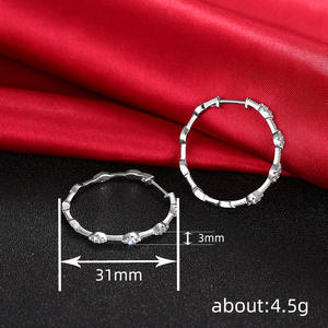 Orecchini E4099 in Oro Bianco con Diamanti Taglio Brillante Rotondo Colore G Naturali Classici da Donna per Uso Quotidiano - Product Image 5