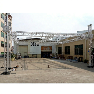 Système de scène événementielle légère en aluminium avec structure de toit pour suspension de lumières et installation de concerts - Product Image 1