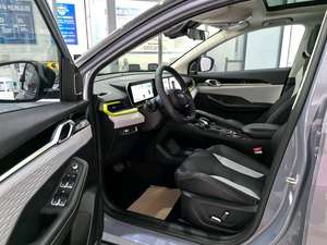 Auto Usado en Oferta, Geely Coolray Binyue, 1.5t, Volante a la Izquierda, Gasolina, SUV Compacto, Hecho en China - Product Image 2