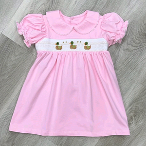 ชุดเดรสสำหรับเด็กผู้หญิง RTS บูติก smocked mallard ducks สีชมพูเสื้อผ้าเด็กน่ารักขายส่ง - Product Image 4