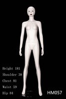 Mannequin Femme Corps Entier en Fibre de Verre Blanc Brillant avec Visage Maquillé, Forme de Mannequin pour Vitrine de Magasin de Vêtements, Vente en Gros Personnalisée