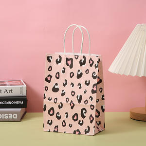 Sac en papier kraft d'épaisseur personnalisée de haut niveau d'apparence/cadeau de réception de fête de dessin animé rayé origine du Vietnam - Product Image 5