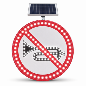 Panneau <span class=keywords><strong>de</strong></span> signalisation routière à LED solaire en forme <span class=keywords><strong>de</strong></span> flèche, en aluminium moulé sous pression, IP65, avec indicateur <span class=keywords><strong>de</strong></span> direction réfléchissant 3M EGP pour <span class=keywords><strong>la</strong></span> construction routière et les autoroutes - Product Image 1