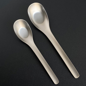 Cuchara de Titanio para Purificar Alimentos, Cuchara Plana de Fondo Grueso para Postres, Cuchara de Viaje de Color Sólido para Adultos - Product Image 1