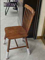 Meubles de restaurant de style médiéval et chinois classique en bois massif et métal, ensemble table et chaises pour café et hôtel
