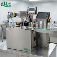 Machine automatique de codage et de tri de bouchons de bouteilles avec marquage laser des codes QR intérieur et extérieur et inspection par vision avec rejet des pièces non conformes