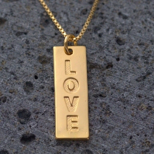 Moda 18K chapado en oro AMOR encanto rectángulo alto pulido joyería palabra frase relación amistad regalo <span class=keywords><strong>para</strong></span> Mujeres Hombres - Product Image 1