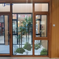 Fenêtre coulissante moderne en aluminium et bois composite avec rupture de pont thermique, double vitrage Low-E pour villa de luxe