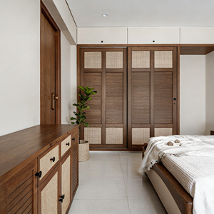 Armoire à portes à persiennes en bois massif personnalisée BALOM, ventilée et résistante à l'humidité, mobilier de chambre à coucher, panneau arrière épaissi - Product Image 2