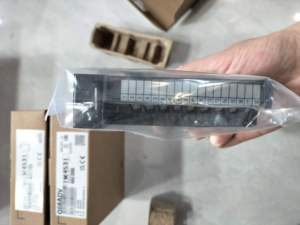 Modules de contrôle PLC pour machines, moteur AC, matériau plastique - Équipement électrique pour le contrôle et l'automatisation - Product Image 2