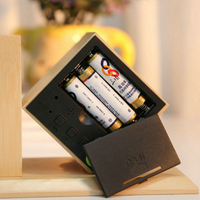 Porte-stylo de bureau en bois/bambou Rhombus, horloge numérique LED, chargeur de téléphone sans fil - Couleur et taille personnalisées |   Services