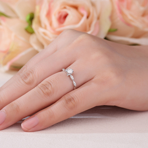 Personnalisable Simple18K Bague de fiançailles en or blanc Diamant naturel rhodié élégant Livraison rapide Cadeau de mariage pour la fête des femmes - Product Image 2