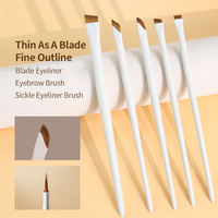 Kit de pinceaux personnalisables pour maquillage des yeux et sourcils, avec pinceaux pour effet 'Crouching Silkworm', pour paupières, eyeliner et sourcils plats ou effet 'Wild'.