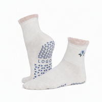 Chaussettes de Pilates respirantes antidérapantes pour studio de yoga avec revers à volants et semelle intégrale antidérapante pour Barre Reformer, logo personnalisé OEM