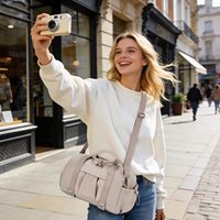 Sac de sport léger en polyester pour femme avec compartiment pour tapis de yoga et poches séparées pour chaussures et vêtements mouillés, idéal pour la danse, le yoga et l'entraînement