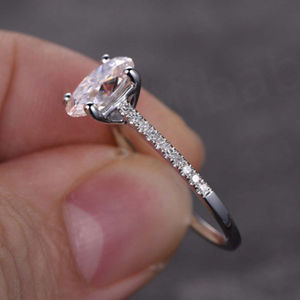 แหวนเงินแท้ 925 ประดับโมอิสซาไนต์ทรงรี 6x8 มม. ชุบโรเดียม ตัวเรือนแบบกรงเล็บ รับรองโดยผู้เชี่ยวชาญ สำหรับทุกเพศ เหมาะสำหรับงานปาร์ตี้ - Product Image 3